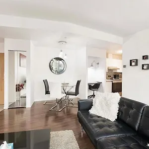 2bdrm-luxurious-condo-in-heart-of-downtown.vancouver-hotels-bc.net/