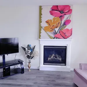Mountain Gorgeous Single House Close Airport & Free Parking YYC
